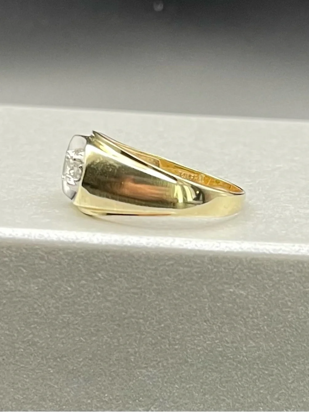Men’s vintage 1991 14K yellow gold diamond cluster ring